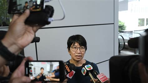 Hong Kong security police arrest veteran labor activist